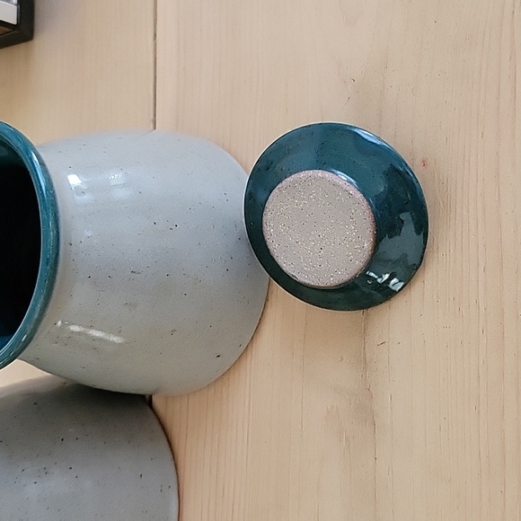 Great Bay Pottery Stoneware Creamer and Sugar Bowl w/Lid - Picture 7 of 8